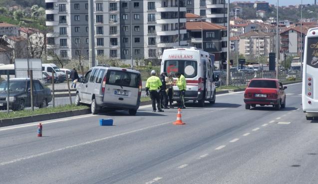 Lastiği patladı... Kazadan kaçamadı...