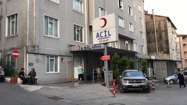 7 yaşındaki çocuğa araba çarpıp kaçtı...