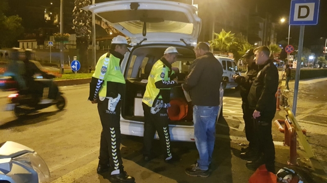 Alkollü çıkan sürücünün ehliyetine el konuldu.