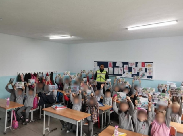 Öğrenciye trafik eğitim semineri verilmiştir.