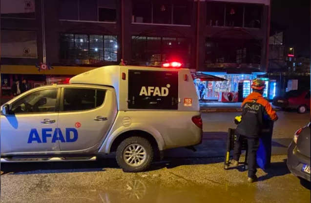 5 metre yükseklikten düştü... AFAD ekiplerince kurtarıldı...