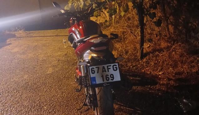Motosiklet sürücüsü düşerek yaralandı....