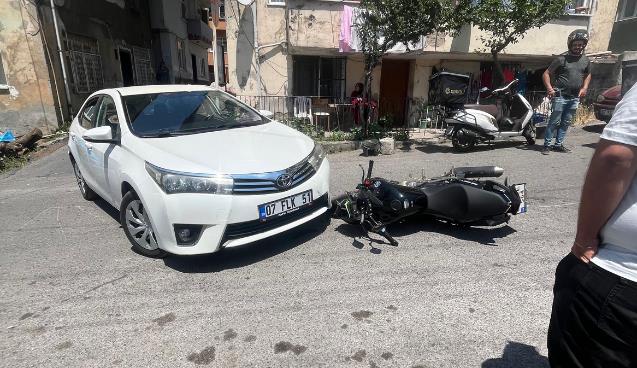 Otomobil ile motosiklet çarpıştı... 1 yaralı...