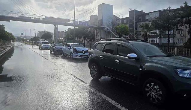 Cama su sıçradı… Araçlar kaza yaptı…
