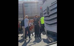 Otomobil motosiklet ile çarpıştı…