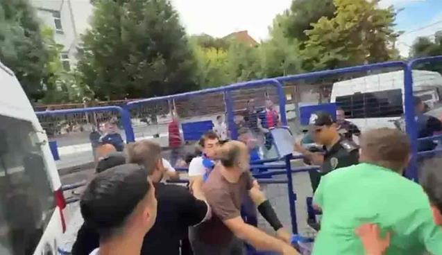 Taraftarlar arasında arbede yaşandı…