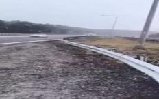 Otoyol geçişine kar yağdı...