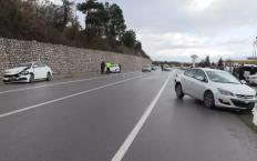 Feci kaza...3 araç birbirine girdi, 3 yaralı..