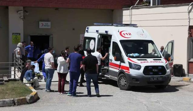 Personel ve hastalar temizlik için kullanılan maddeden...