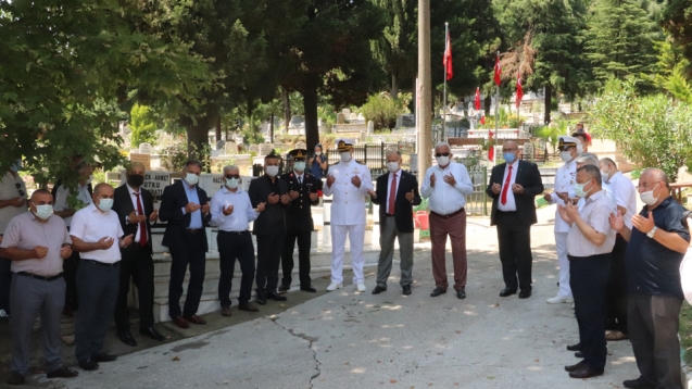 Kur’an-ı Kerim okutuldu, şehit mezarları ziyaret edildi.