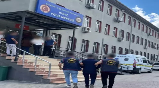 Kesinleşmiş hapis cezaları vardı... Tutuklandılar...