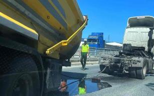 Dorse TIR’dan ayrıldı… Yol trafiğe kapandı…