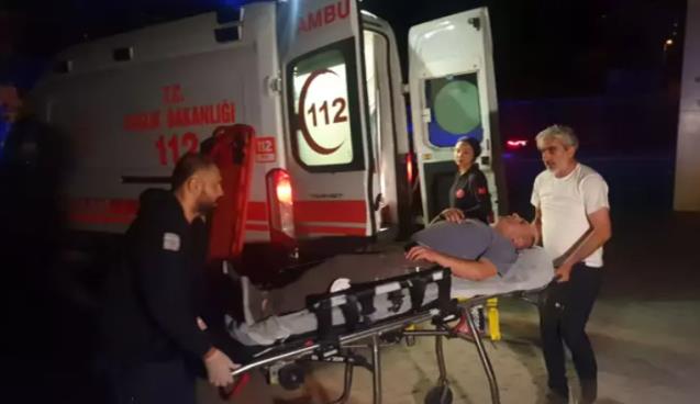 Çatıya çıkan kızı kurtarmak istediler... Yaralandılar...