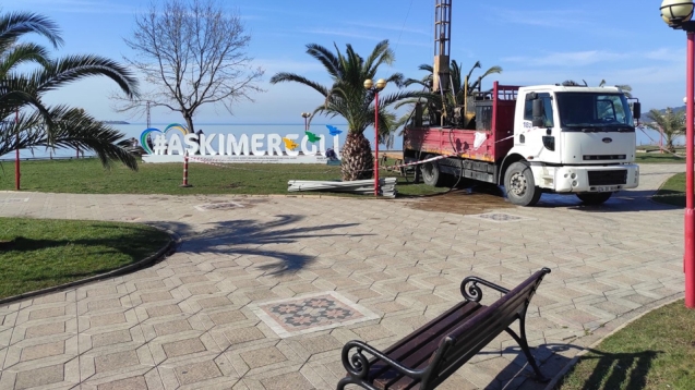 Sondaj çalışmalarına vatandaşlar tepki gösterdi.