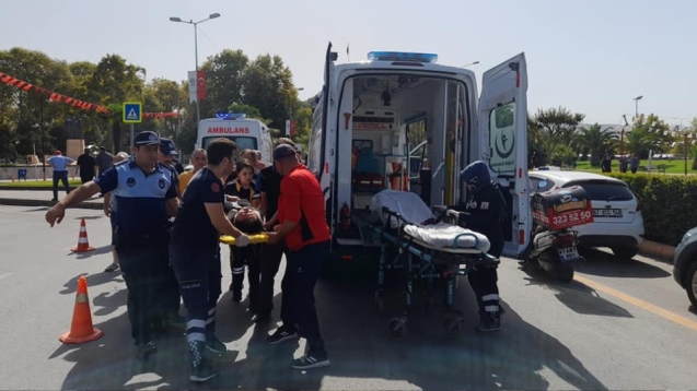 Manevra yapan jeep 2 yayaya çarptı.