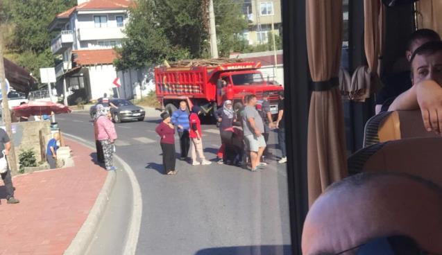Otomobil çarptı... Talihsiz çocuk yaralandı...