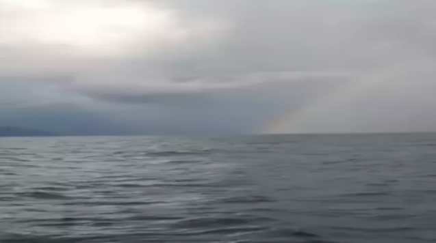 Denizde önce hortum sonra gökkuşağı...