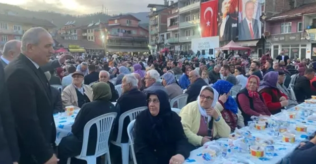 Belediyenin iftarına 2 bin kişi katıldı...
