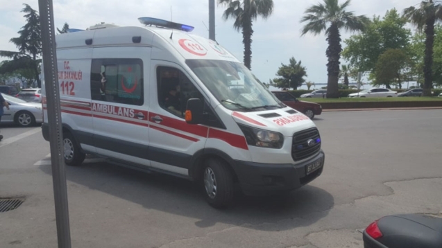 Araba çarptı zannettiler olay farklı çıktı...