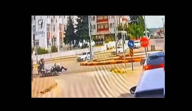 2 yunus polisinin yaralandığı kaza kamerada
