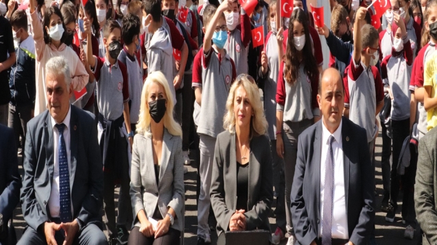 Demirtaş, İlköğretim haftası programına katıldı.