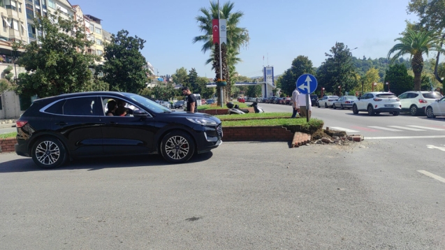 Cip refüje çarptı.