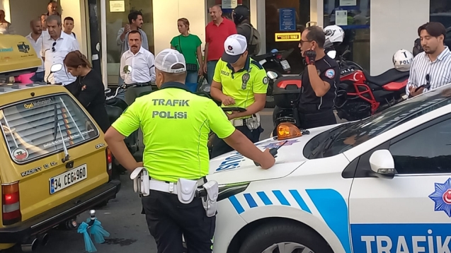 Çakar takılı olan araç .Yunus ekiplerince durduruldu.