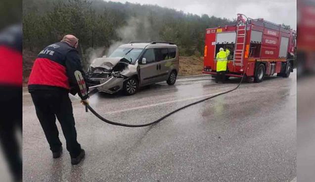 Feci kaza… TIR’a arkadan çarptı…