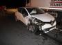 2 otomobile çarparak durabildi… Yaralılar var…