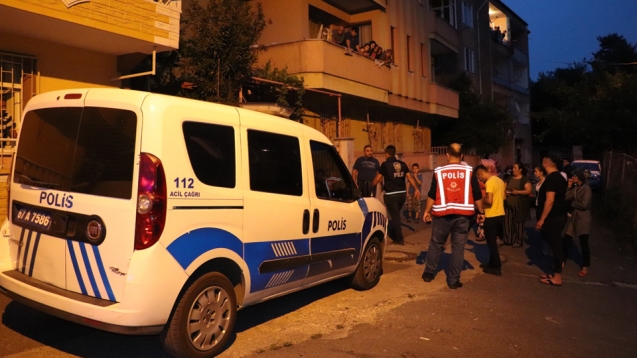 EVİN CAMLARINI KIRDI VE KAÇTI...