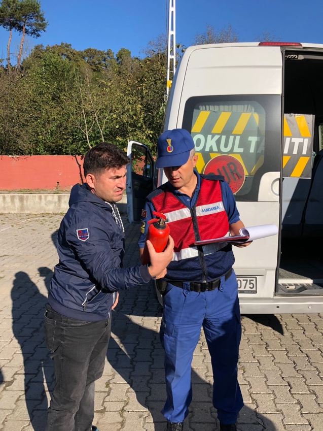 Jandarma Öğrenci servislerini denetledi…