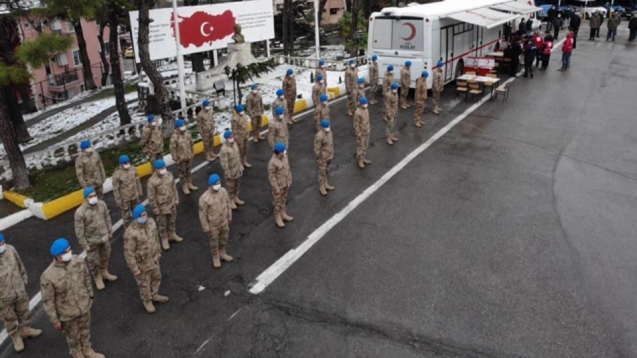 Jandarma halkı için kan veriyor...