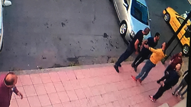 Şişeli sopalı kavga; 1 ağır yaralı