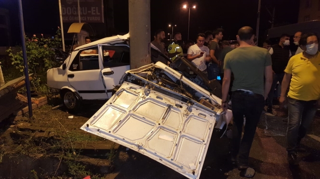 DİREĞE ÇARPARAK DURABİLDİ...