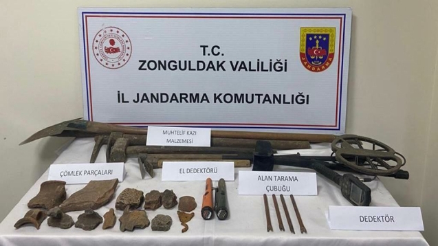 Tarihi eser kaçakçılarına operasyon düzenlendi.