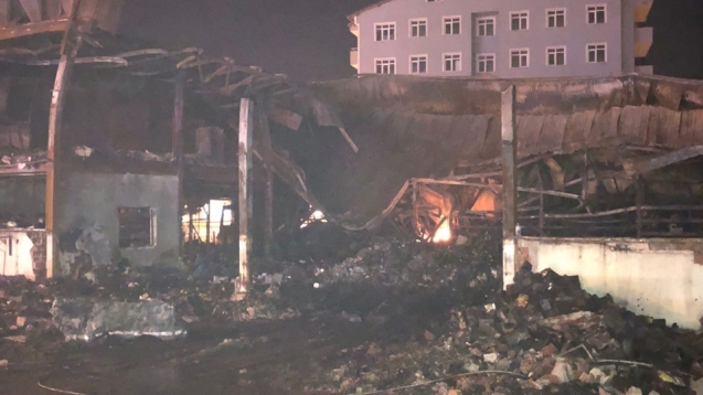 Yeniden yanmaya başladı.