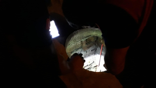 Kuyuya düşen kedi, ekipleri harekete geçirdi...