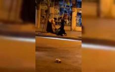 İki kadının sopalı kavgası kamerada…