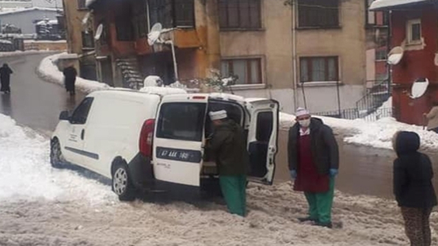 İhtiyaç sahibi vatandaşlara yemek yardımı...