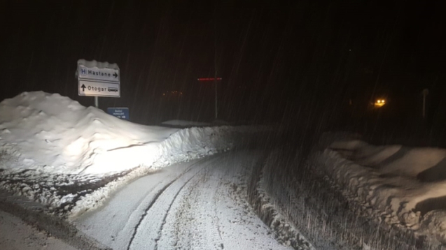 Hastane yolu açık... Ören’de kar 120 santim…