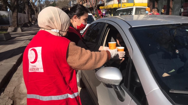 Kızılay’dan sıcak çorba ikramı...