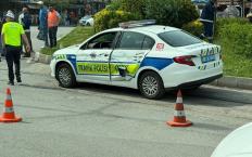 Tren polis aracına çarptı!
