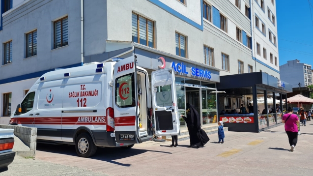 Çocuğun çarptığı yaya hastaneye kaldırıldı...