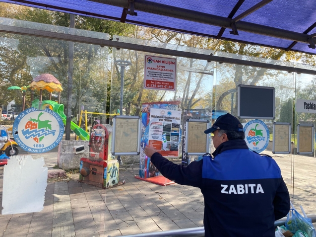 Kdz.Ereğli'de izinsiz afişler kaldırıldı...