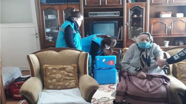 90 yaş üstüne covid-19 aşıları yapılmaya başlandı...