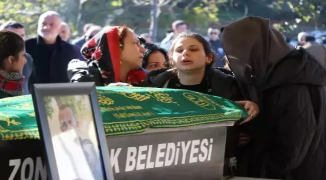 Cansız'ın cenaze töreninde yakınları gözyaşı döktü.
