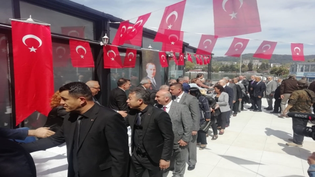 Ramazan bayramını kutladı, "Çalışacağız, çalışacağız" dedi.