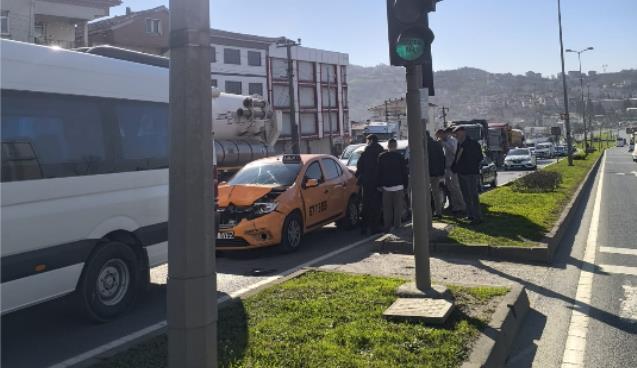 5 araçlı zincirleme kaza... Yaralılar var...