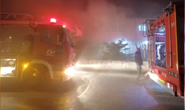 Sobadan çıkan yangın evi kullanılamaz hale getirdi...