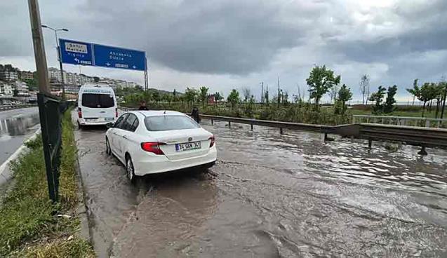 Zonguldak-İstanbul kara yolu su ile doldu...